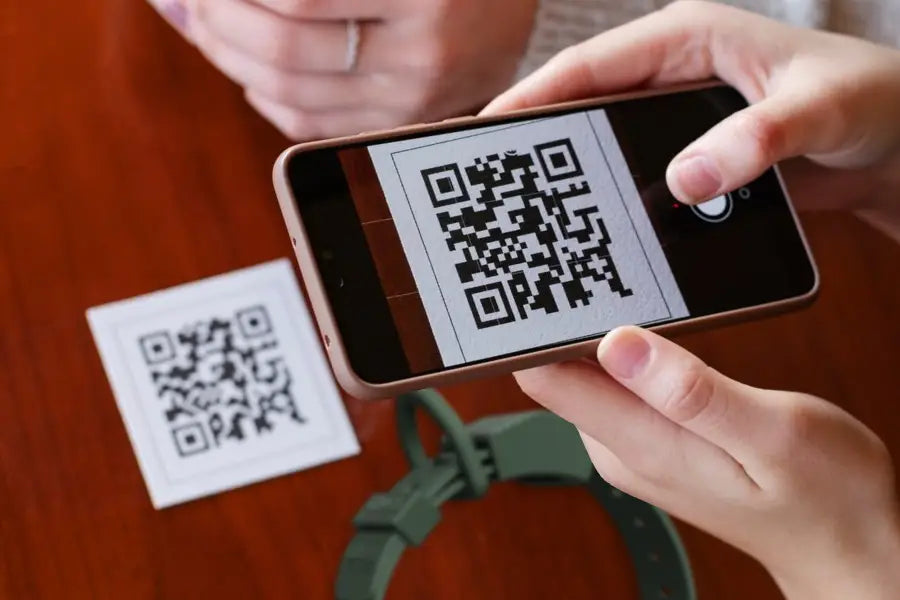 QR Code ID Dog Collars: How They Work & Stay Private